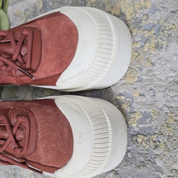 GIanni Bini Wander Lust Lug Sole Platform booties - Picture 3 of 15